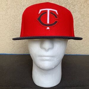Minnesota Twins Hat Men's Size 7 Fitted New Era 59Fifty Diamond Era Red Blue